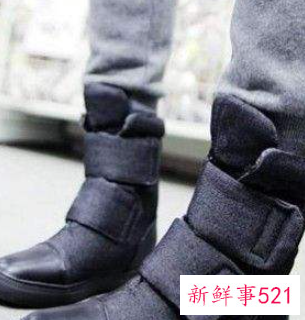 中帮休闲鞋怎么搭配