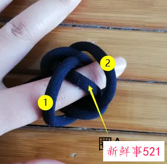 手链结尾扣怎么编活扣