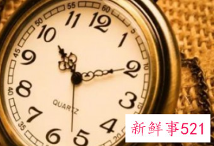 女生怀表的正确戴法