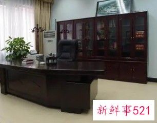 办公桌上摆什么摆件