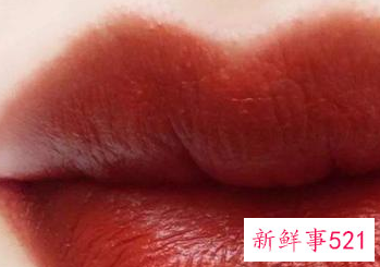 皮肤黄用什么颜色口红