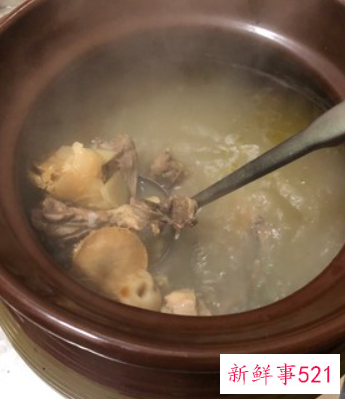 如何煲海参花胶汤