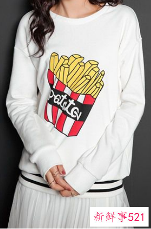 圆领卫衣怎么搭配