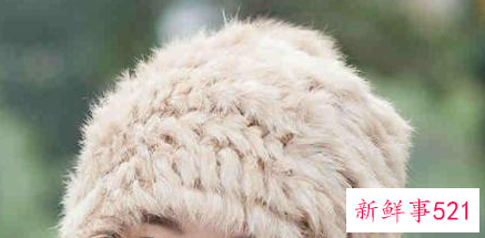 毛线帽子搭配什么衣服