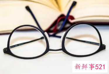 女生戴什么眼镜好看