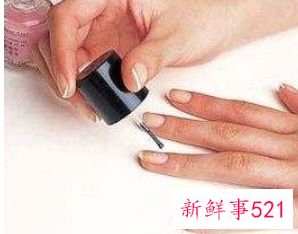 涂指甲油的步骤图