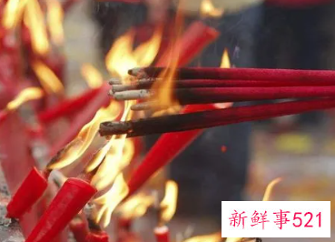 梦见去寺庙上香什么意思