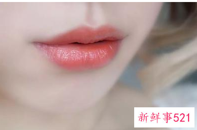 黄皮素颜涂什么颜色的口红