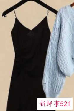 黑色吊带开叉裙