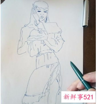 穿裙子的坐姿速写