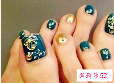 脚指甲什么颜色比较好看