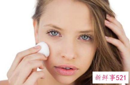 脸部皮肤干燥起皮怎么办呢