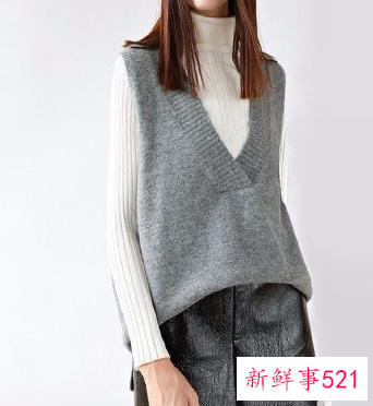 毛衣背心里面应该怎么穿搭