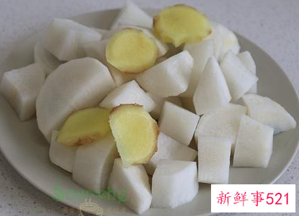 白萝卜煲猪骨还可以加什么一起