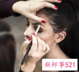 一个女生不化妆你说意味着什么