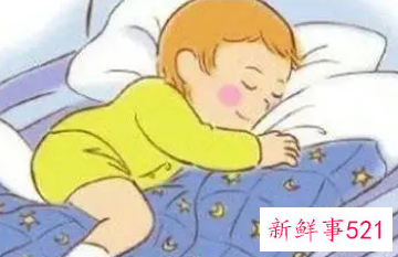 睡姿对宝宝身体发育很重要