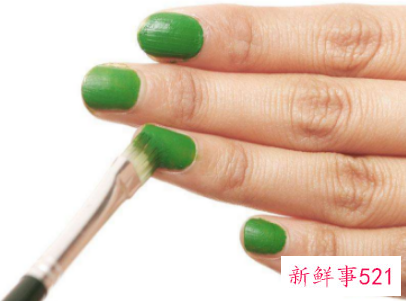 涂指甲油的步骤图