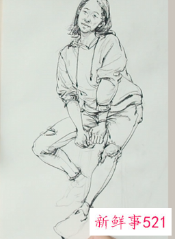 穿裙子的坐姿速写