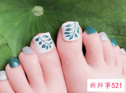 脚指甲什么颜色比较好看