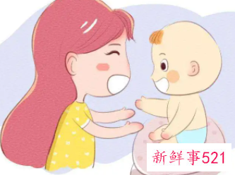 宝宝想要得到妈妈的关注会表达些什么