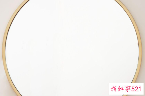 家里镜子不能放什么位置