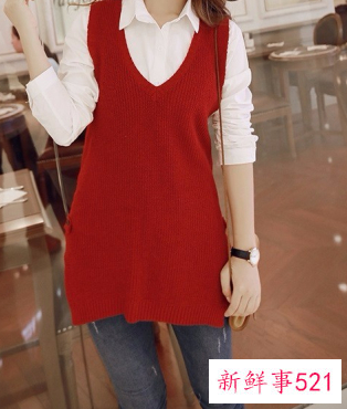 毛衣背心里面应该怎么穿搭