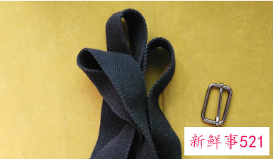 斜挎包的调节扣怎么穿