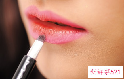 黄皮素颜涂什么颜色的口红