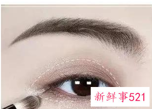 黑黄皮涂什么颜色眼影