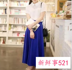 蓝色纱裙搭配什么好看