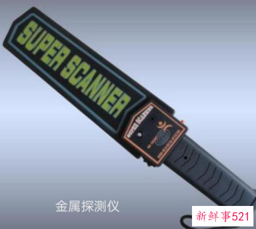 考生发现身份证过期，民警用人脸识别紧急处置