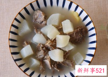 白萝卜煲猪骨还可以加什么一起