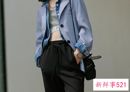 小西装里面搭什么衣服最好