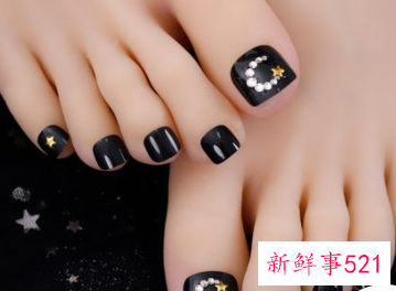 脚指甲什么颜色比较好看