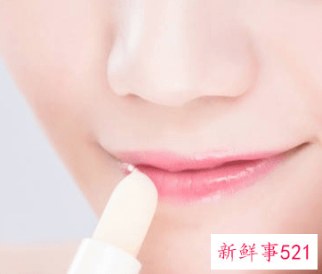 淡化唇纹的简单有效的方法