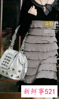 小个子穿蛋糕裙示范