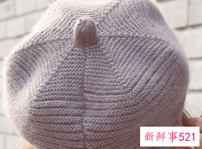 毛线帽子搭配什么衣服