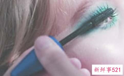 彩妆眼影化妆技巧从单色到多色渐成高手