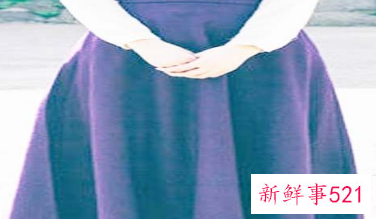 粉色羽绒服搭配什么颜色裙子