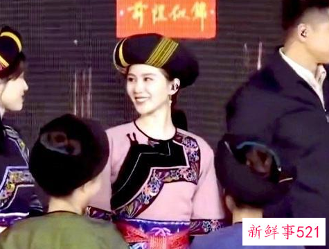 杨紫、李现同框亮相《新闻联播》