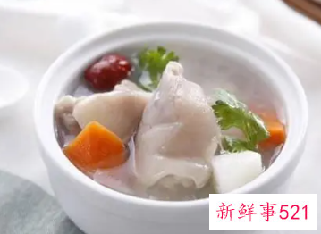 哺乳期的妈妈该吃肉还是喝汤