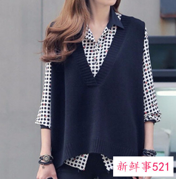 毛衣背心里面应该怎么穿搭