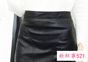 小皮裙怎么搭配上衣外套