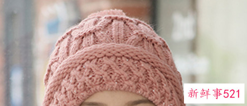 毛线帽子搭配什么衣服