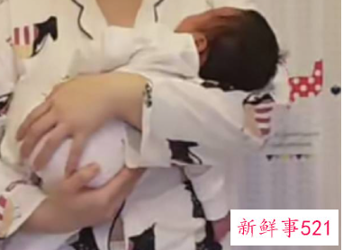 为什么婴儿竖着抱不哭,横着抱就哭