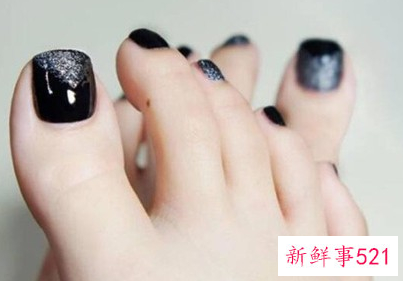 脚指甲什么颜色比较好看