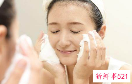 脸部皮肤干燥起皮怎么办呢