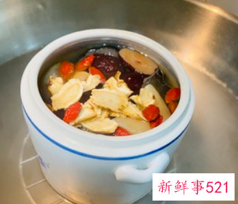 如何煲海参花胶汤