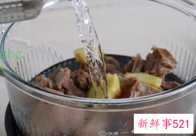 白萝卜煲猪骨还可以加什么一起