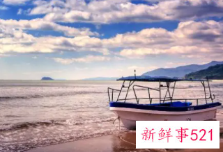 梦见去海边坐船